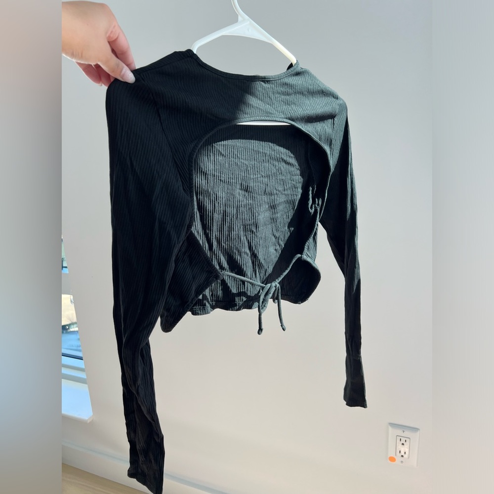 Backless crop top